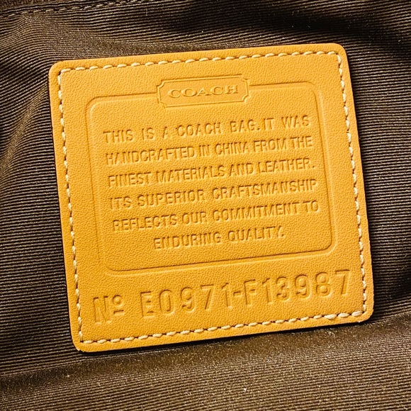 π°SOLDπ°Coach Shoulder Bag - Picture 10 of 13